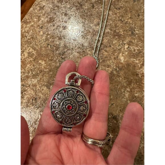 unique locket vintage style - Picture 3 of 4